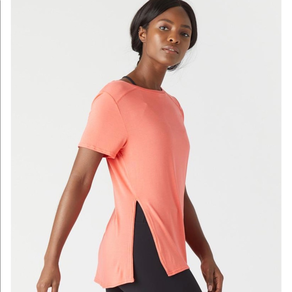 Glyder Coral Tshirt NWT